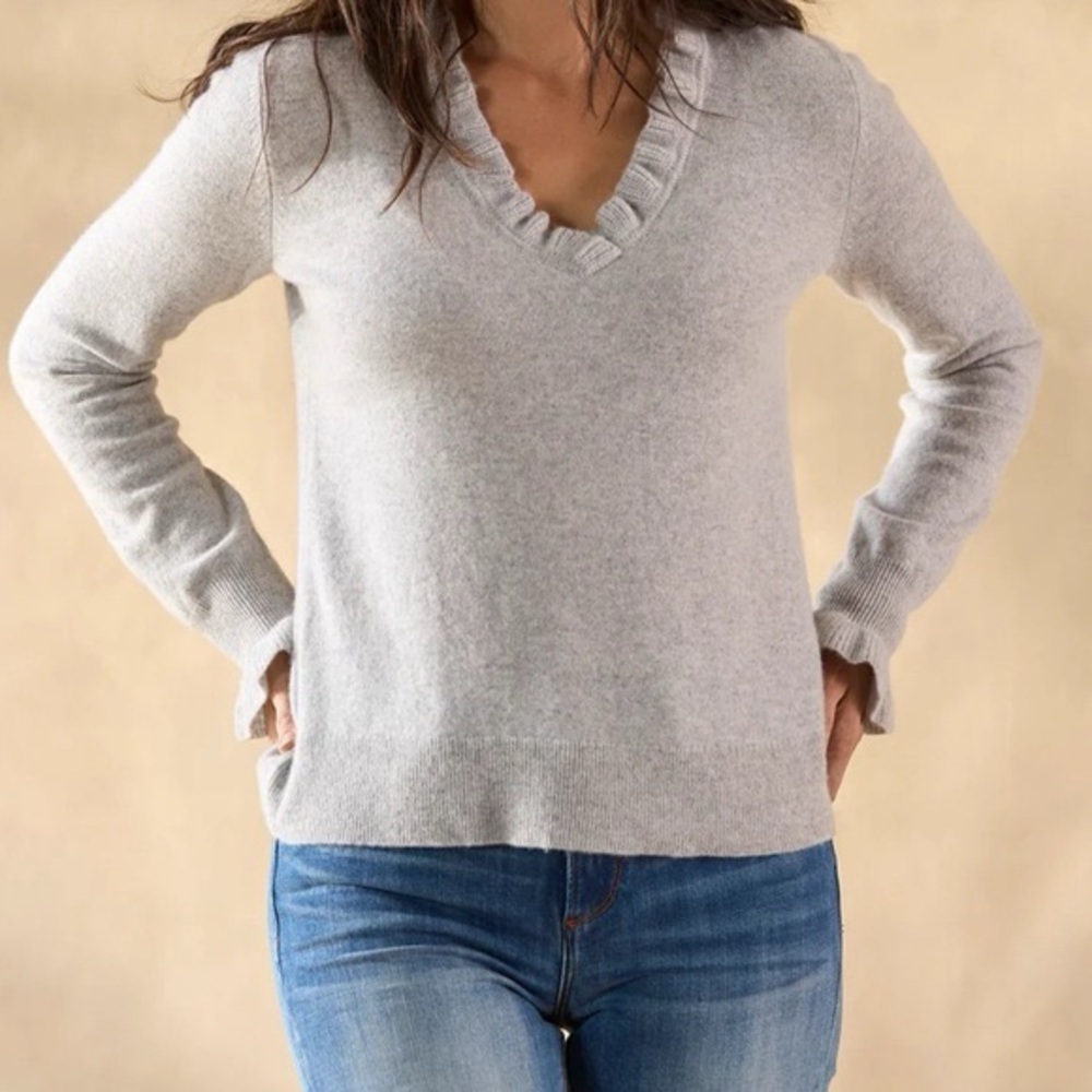$198 Sundance Women’s XS Gisella Soft V-Neck Sweater Blue Ruffle Luxurious